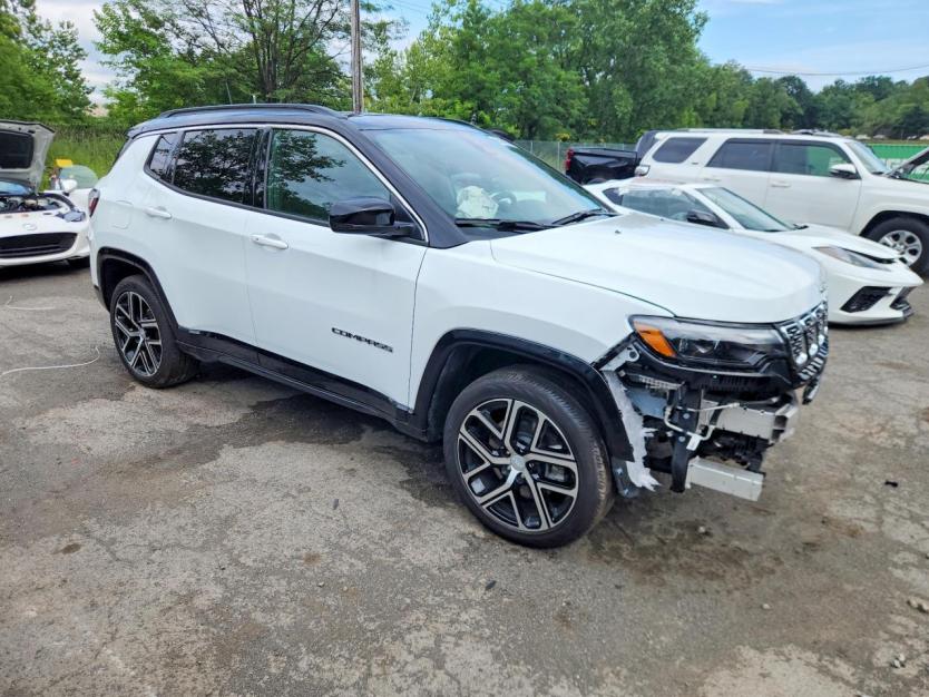 Salvage 2024 Jeep Compass Limited