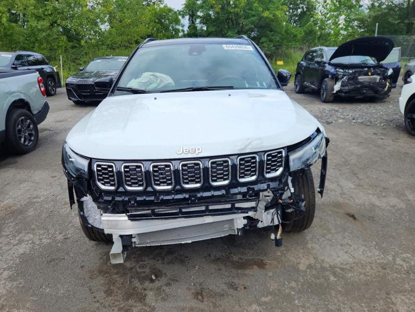 Salvage 2024 Jeep Compass Limited