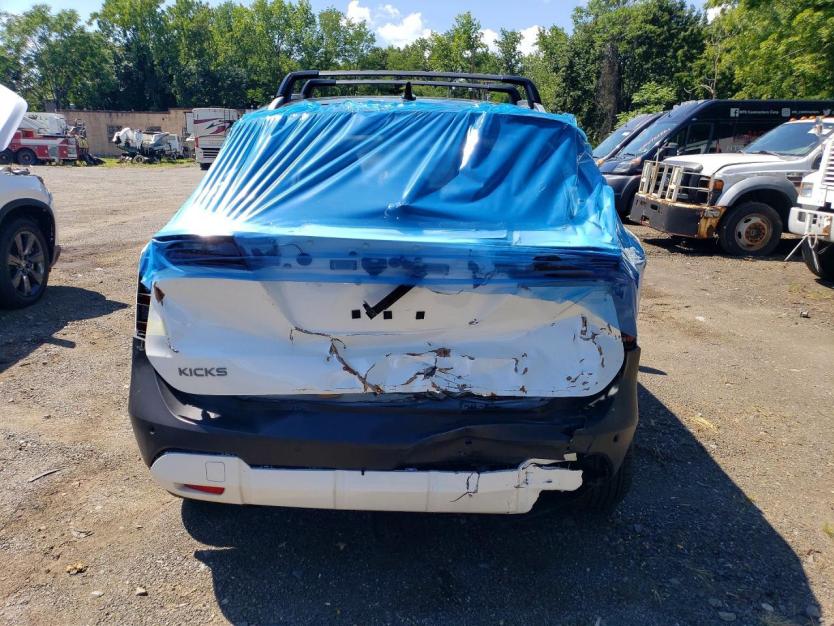 Salvage 2026 Nissan Kicks Sv