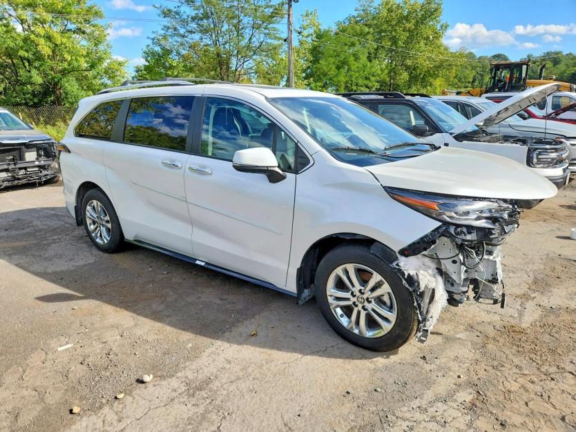 Salvage 2024 Toyota Sienna Platinum 7-passenger