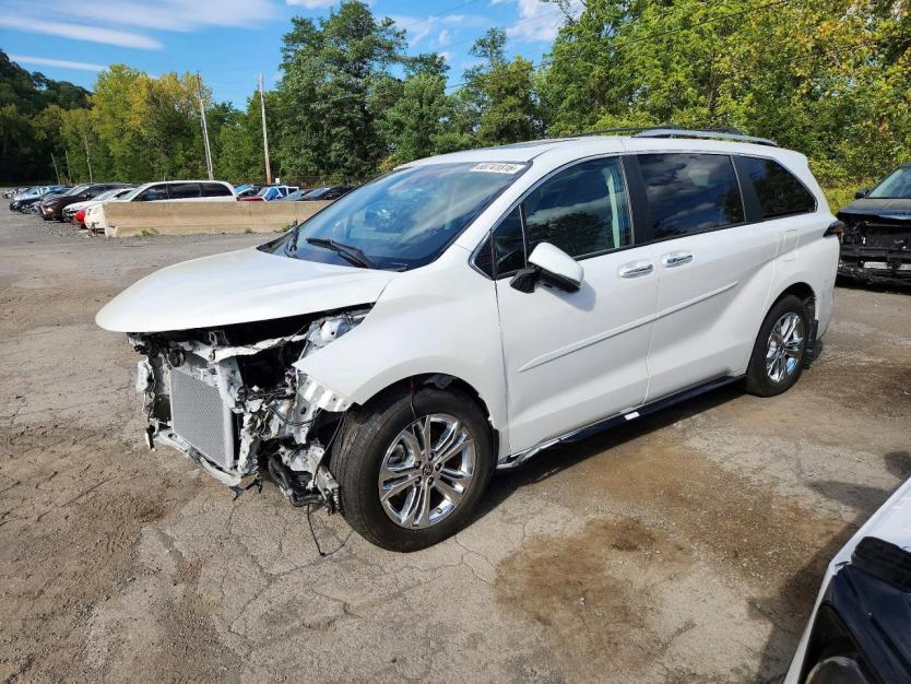 Salvage 2024 Toyota Sienna Platinum 7-passenger