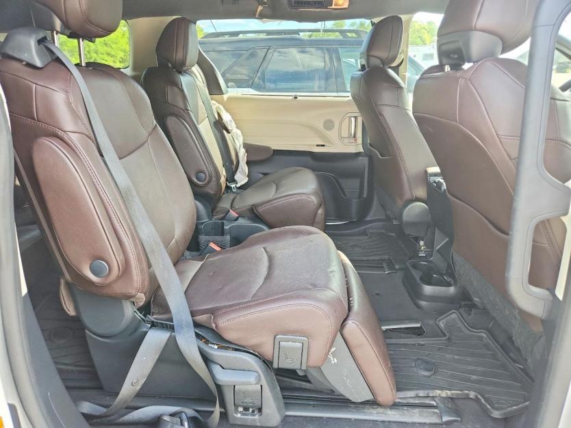 Salvage 2024 Toyota Sienna Platinum 7-passenger