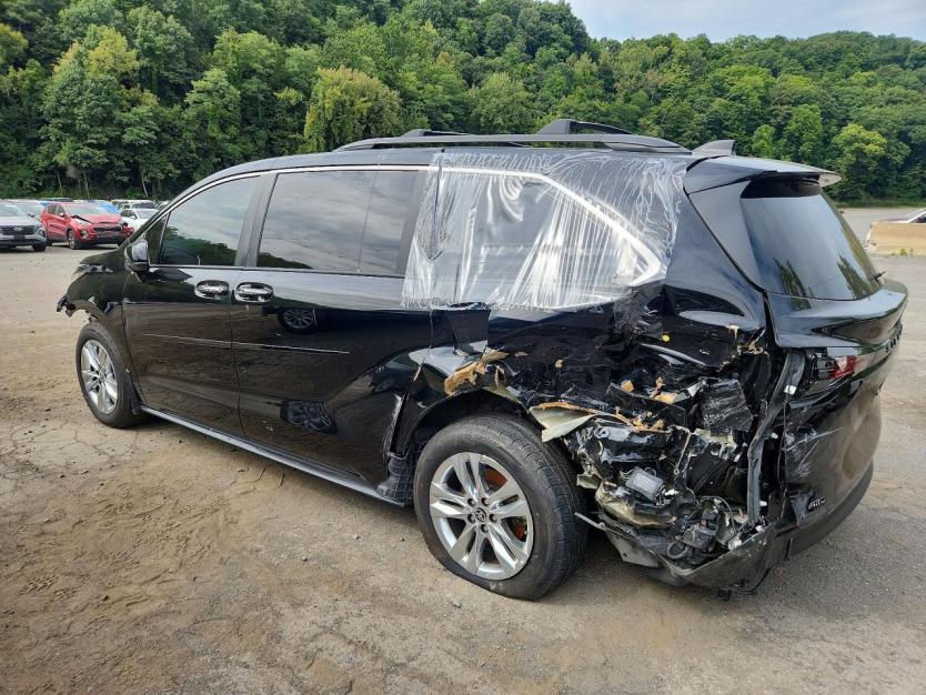 Salvage 2023 Toyota Sienna Woodland Edition