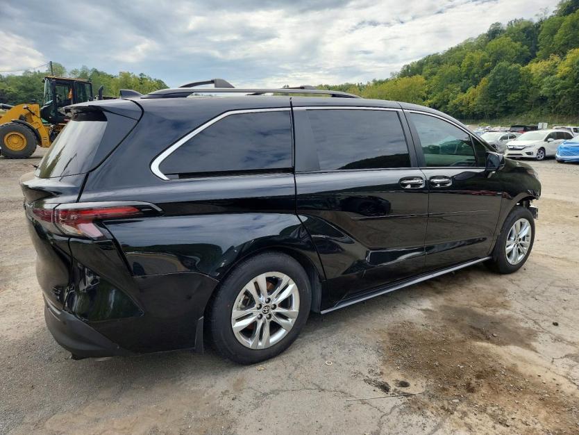 Salvage 2023 Toyota Sienna Woodland Edition