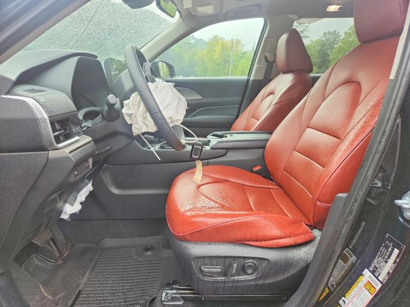 Salvage 2025 Toyota Grand Highlander Xle