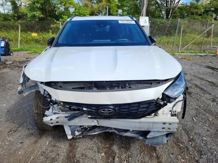 Salvage 2022 Toyota Highlander Xse