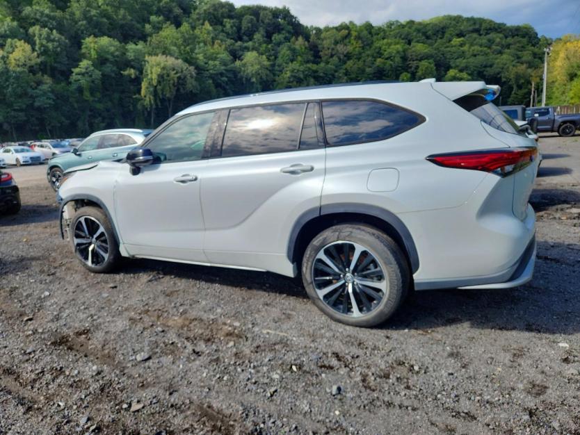 Salvage 2022 Toyota Highlander Xse