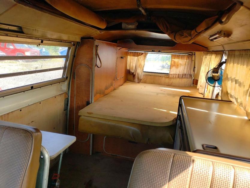 Salvage 1970 Volkswagen Transporter 