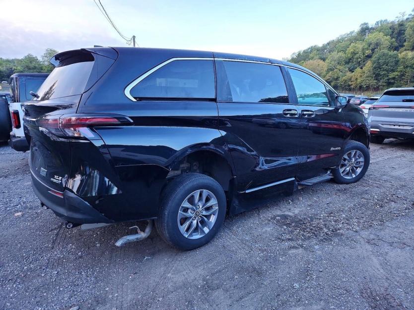 Salvage 2024 Toyota Sienna Braunability