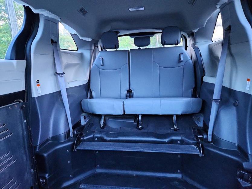 Salvage 2024 Toyota Sienna Braunability