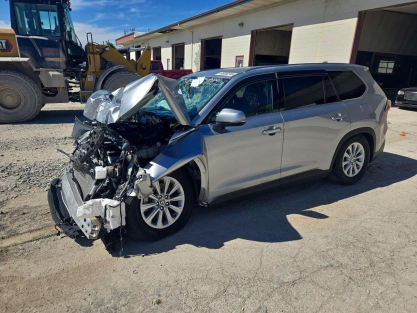 Salvage 2025 Toyota Grand Highlander 