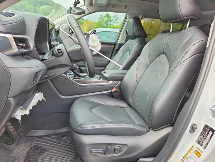 Salvage 2024 Toyota Highlander Platinum