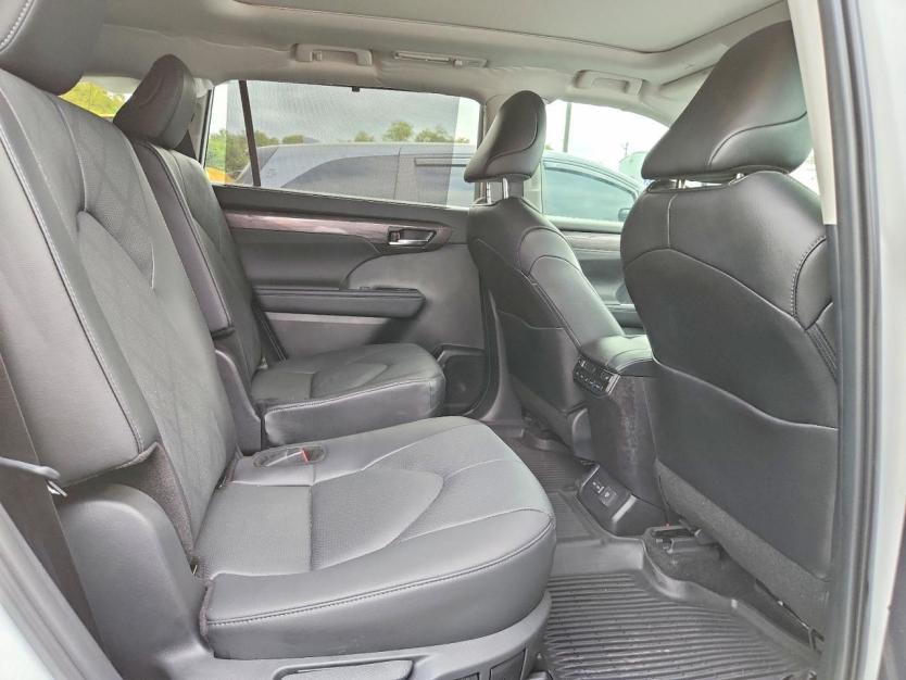 Salvage 2024 Toyota Highlander Platinum