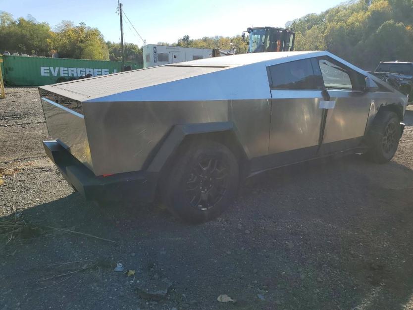 Salvage 2024 Tesla Cybertruck 