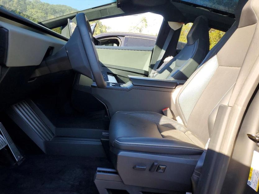 Salvage 2024 Tesla Cybertruck 