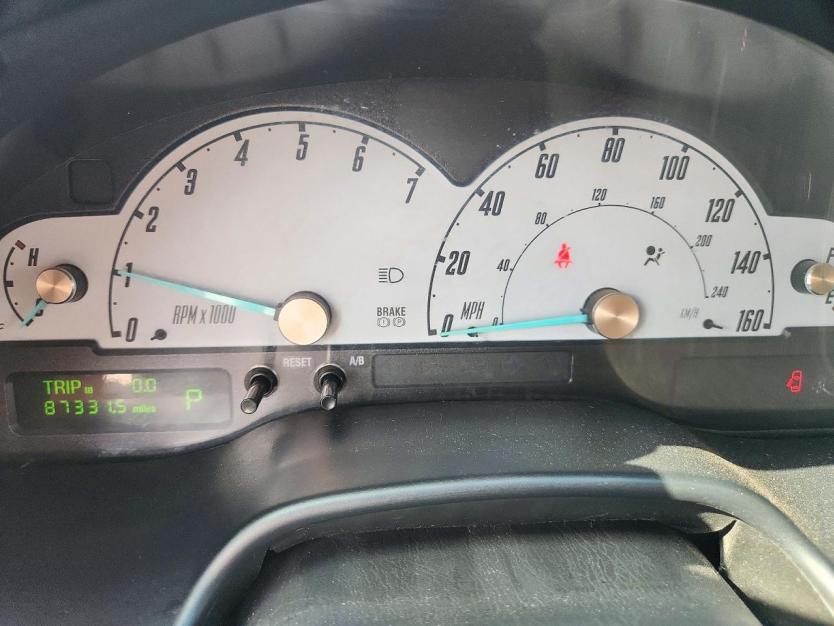 Salvage 2002 Ford Thunderbird 