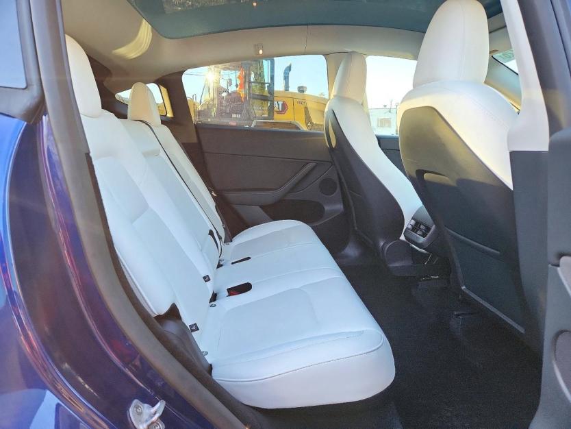 Salvage 2025 Tesla Model Y 