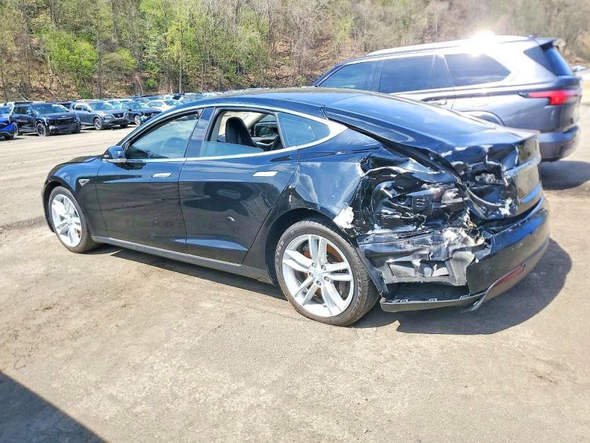 Salvage 2015 Tesla Model S 