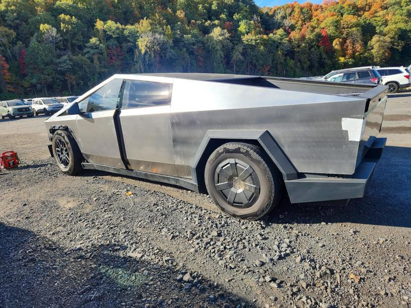 Salvage 2024 Tesla Cybertruck 