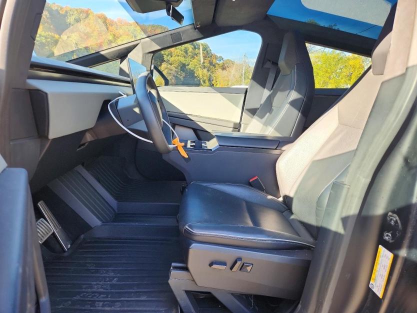 Salvage 2024 Tesla Cybertruck 