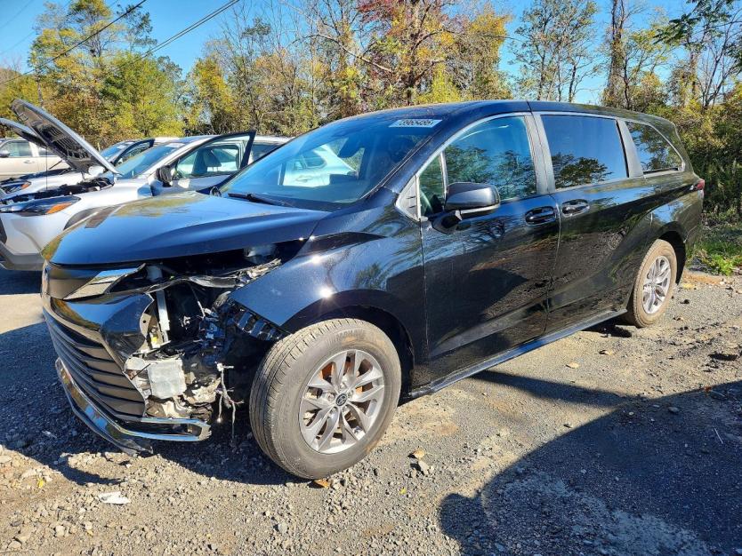 Salvage 2024 Toyota Sienna 