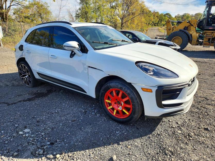 Salvage 2022 Porsche Macan 
