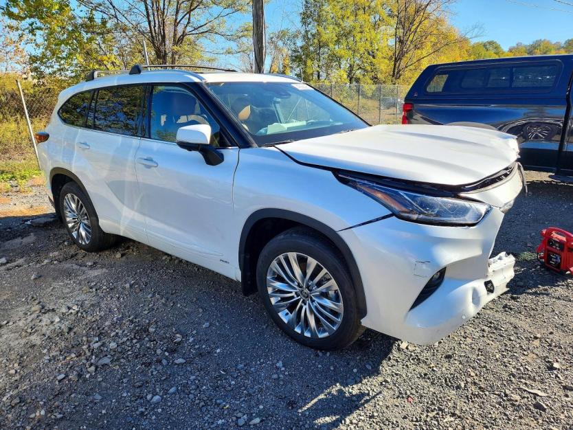 Salvage 2025 Toyota Highlander Hybrid Platinum