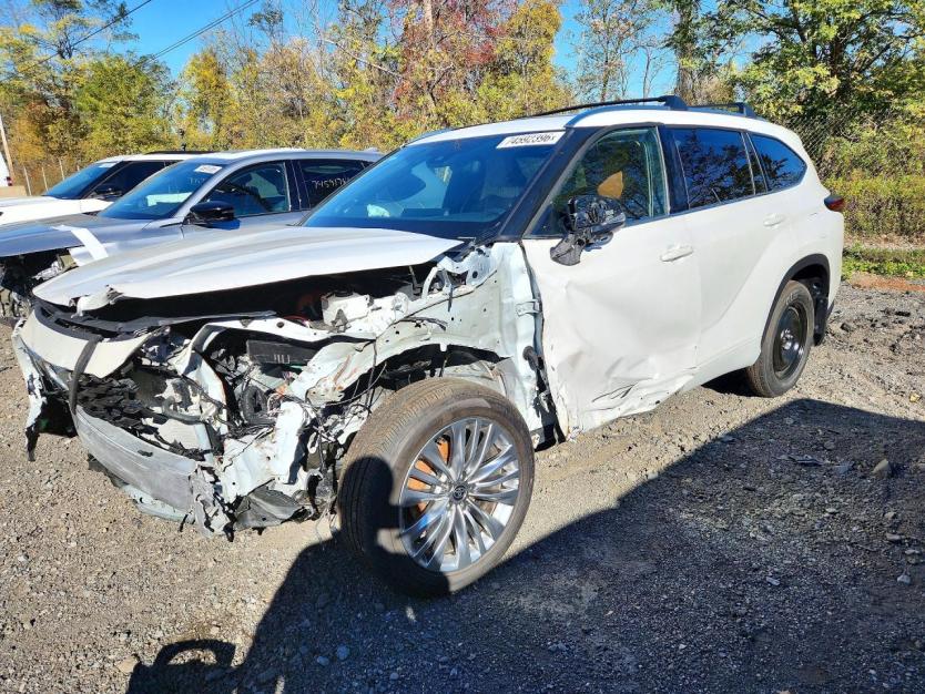Salvage 2025 Toyota Highlander Hybrid Platinum