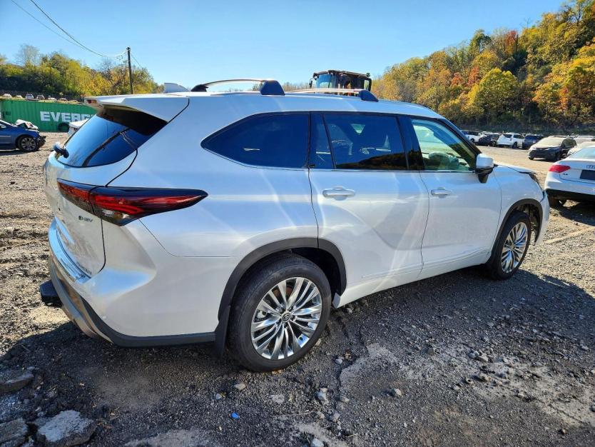 Salvage 2025 Toyota Highlander Hybrid Platinum