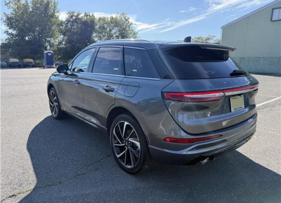 Salvage 2024 Lincoln Corsair  in Black