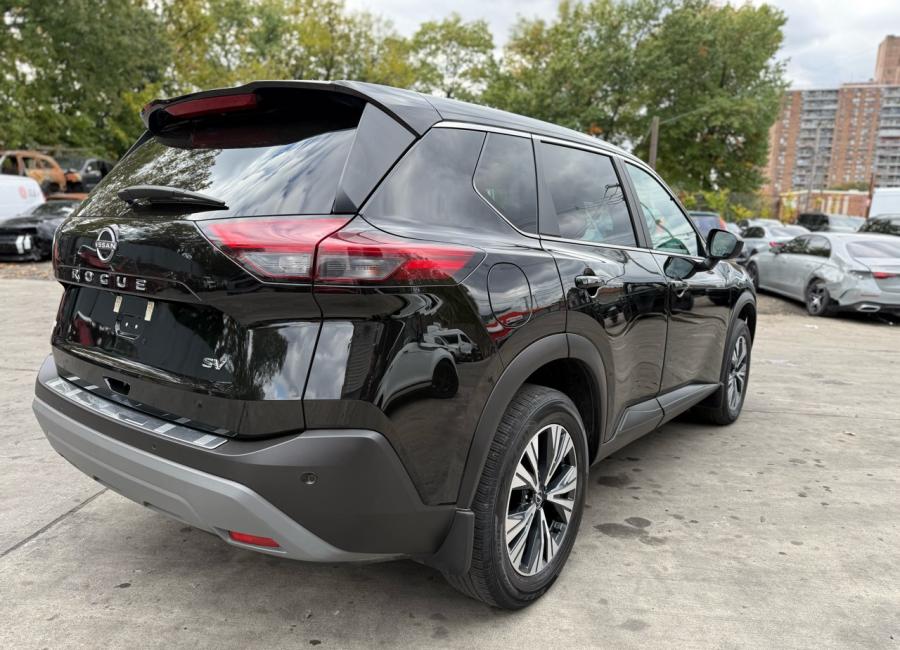Salvage 2023 Nissan Rogue Sv in Black