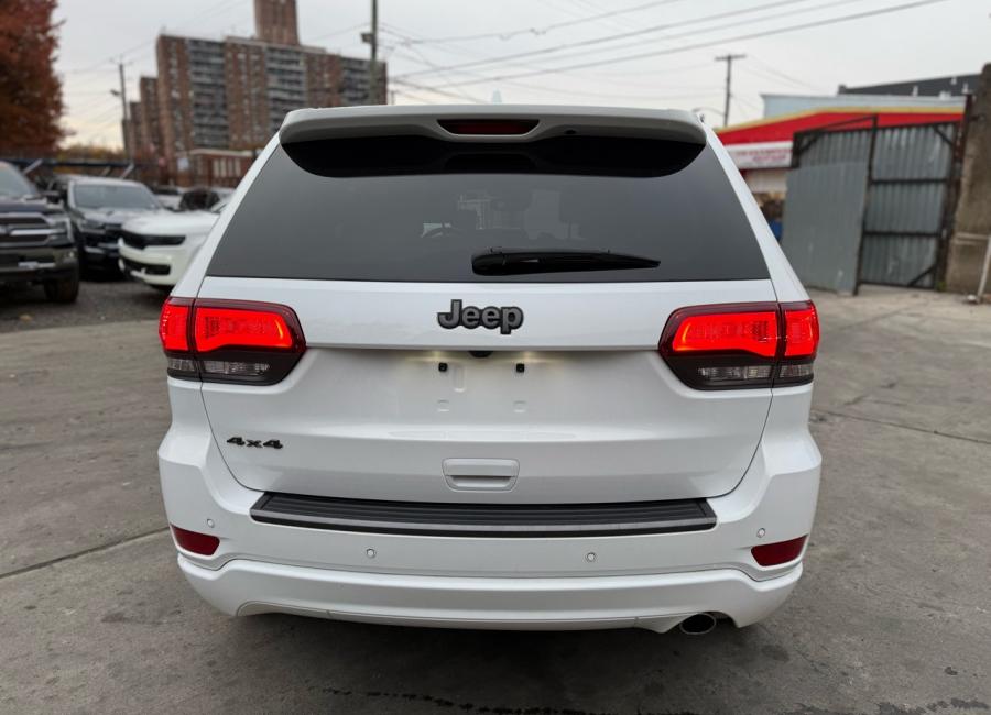 Salvage 2021 Jeep Grand Cherokee Limited in White