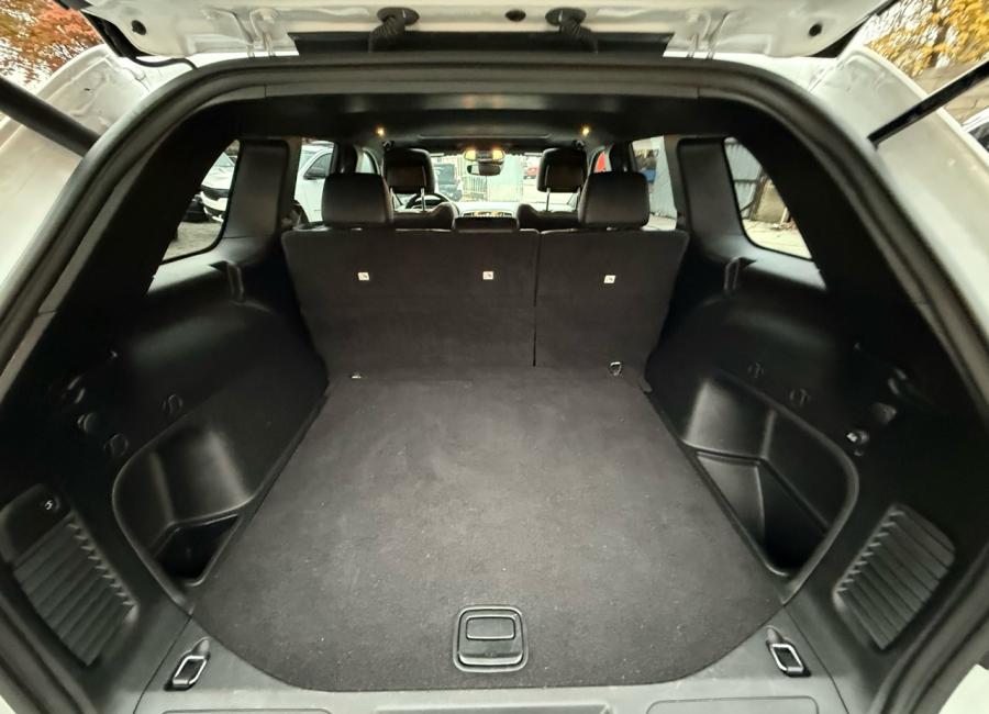 Salvage 2021 Jeep Grand Cherokee Limited in White