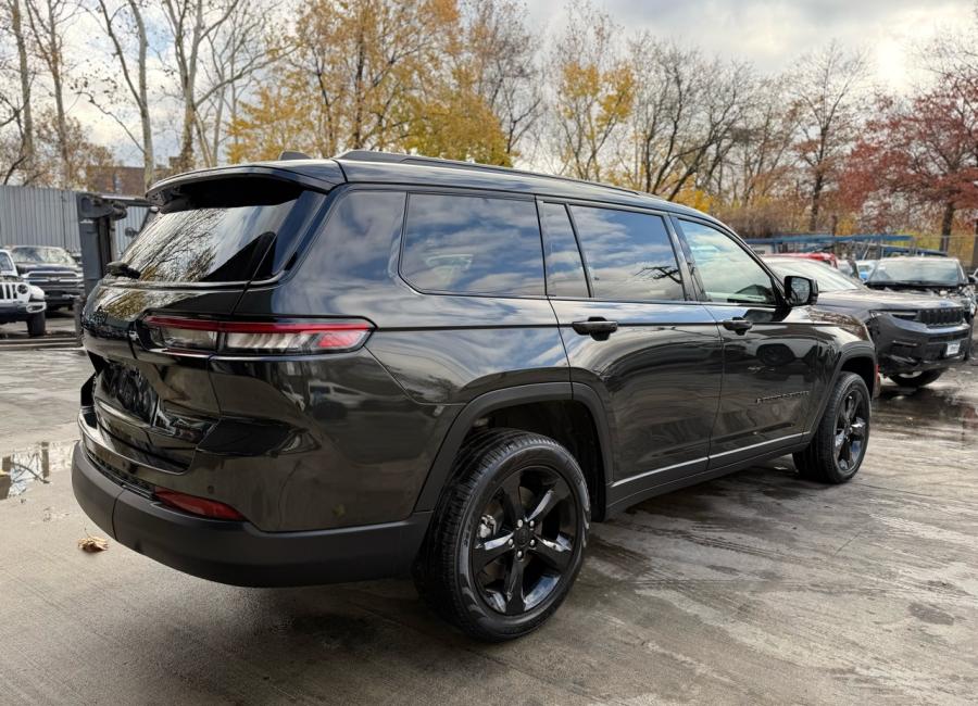 Salvage 2023 Jeep Grand Cherokee L Limited in Green