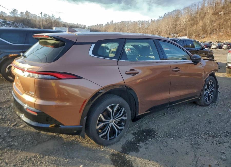 Salvage 2025 Toyota Crown Signia Xle in Brown