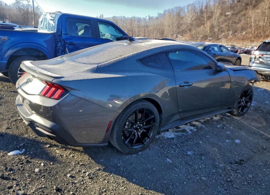 Salvage 2024 Ford Mustang  in Gray
