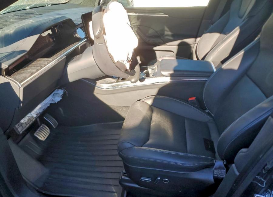 Salvage 2024 Tesla Model X Plaid in Black