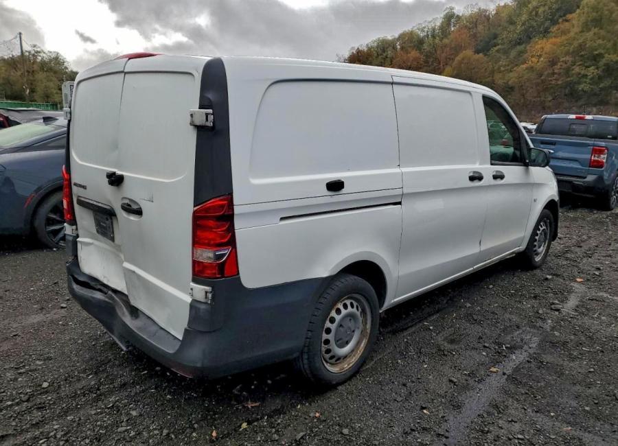 Salvage 2016 Mercedes-benz Metris  in White