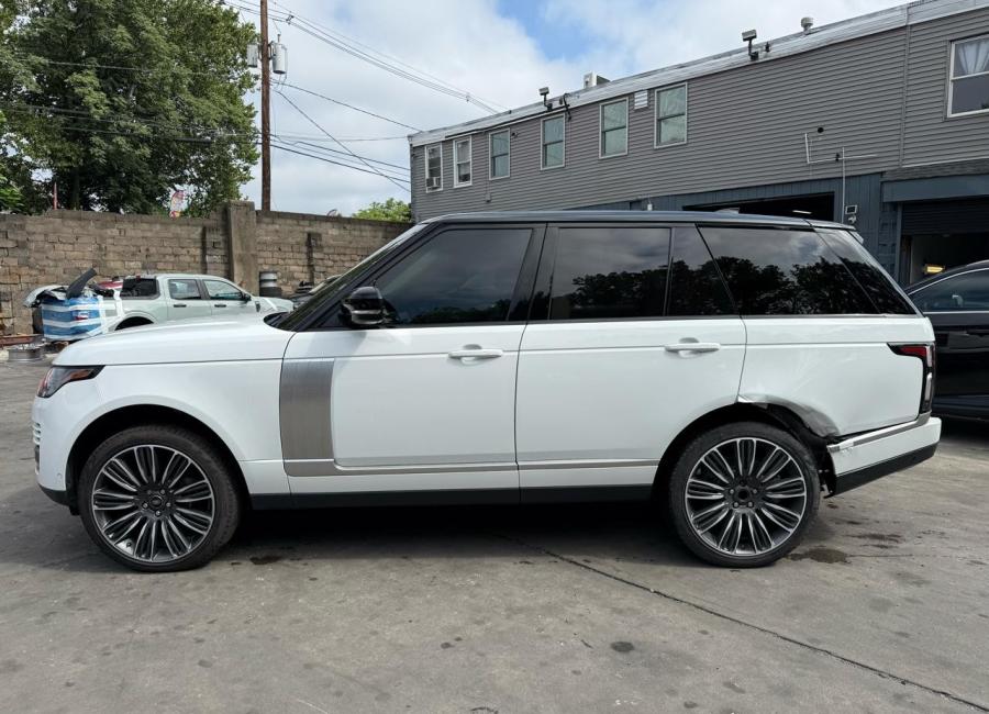 Salvage 2022 Land Rover Range Rover Westminster Edition in White