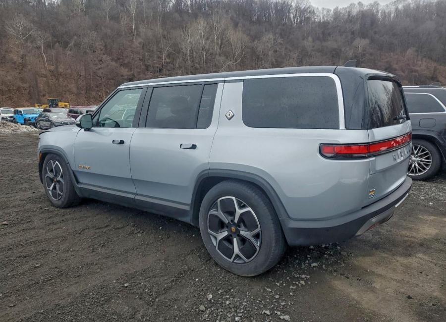 Salvage 2023 Rivian R1s Adventure in Silver