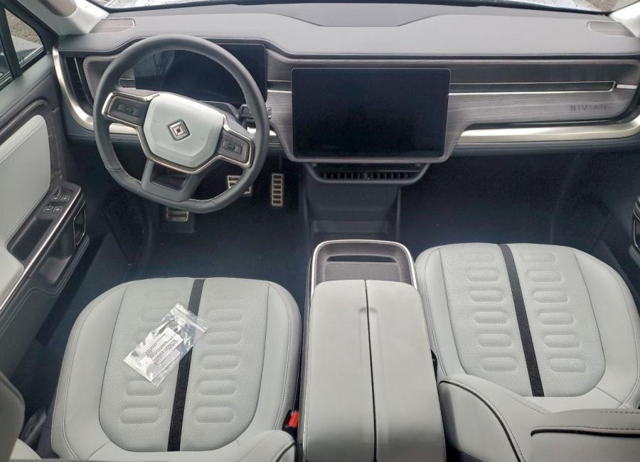 Salvage 2023 Rivian R1s Adventure in Silver