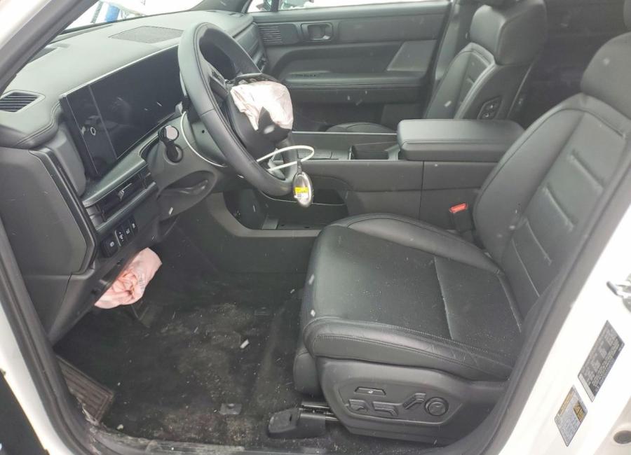 Salvage 2025 Hyundai Santa Fe Calligraphy in White