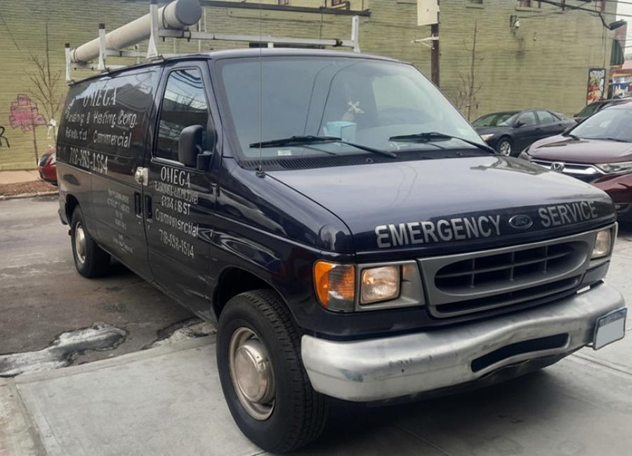 Salvage 2000 Ford Econoline 250 in Blue