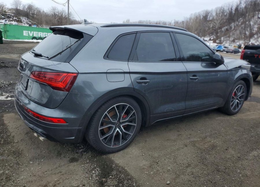 Salvage 2025 Audi Sq5  in Gray