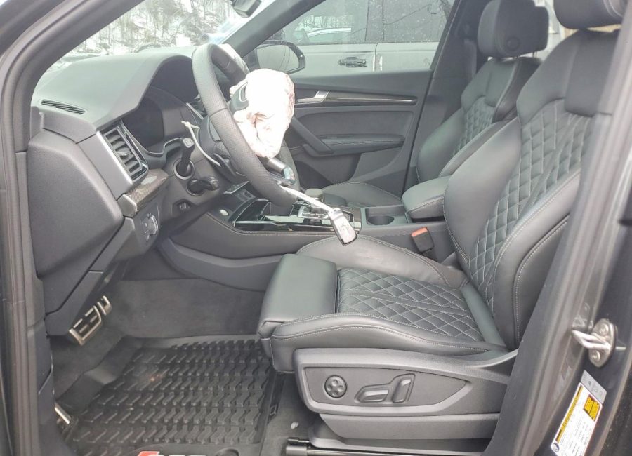 Salvage 2025 Audi Sq5  in Gray