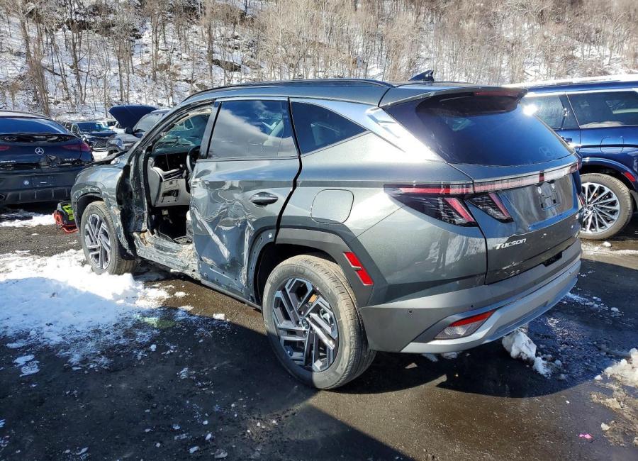 Salvage 2025 Hyundai Tucson Hybrid Limited in Gray