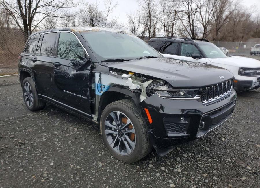 Salvage 2025 Jeep Grand Cherokee Overland in Black