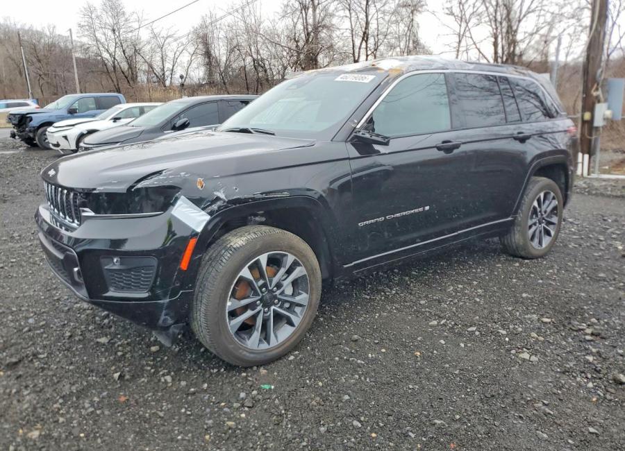 Salvage 2025 Jeep Grand Cherokee Overland in Black