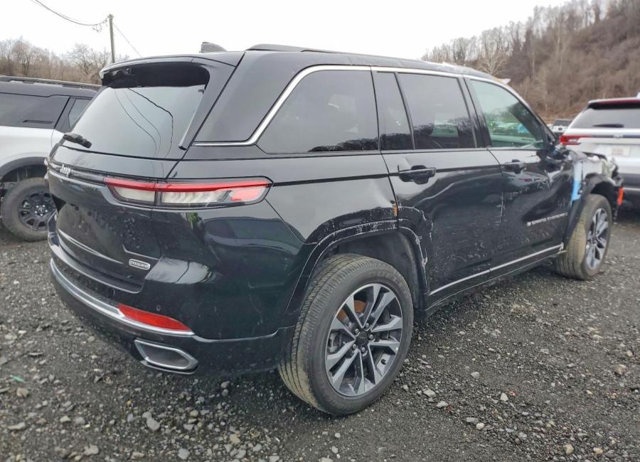 Salvage 2025 Jeep Grand Cherokee Overland in Black