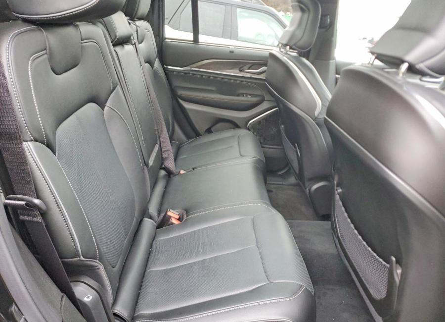 Salvage 2025 Jeep Grand Cherokee Overland in Black